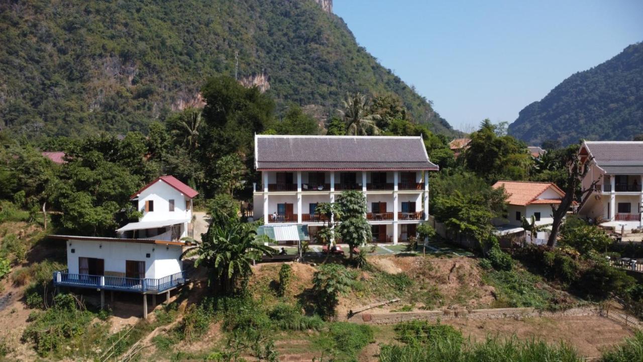 Sabaidee Nongkiaw River View Hotel Nong Khiaw Bagian luar foto