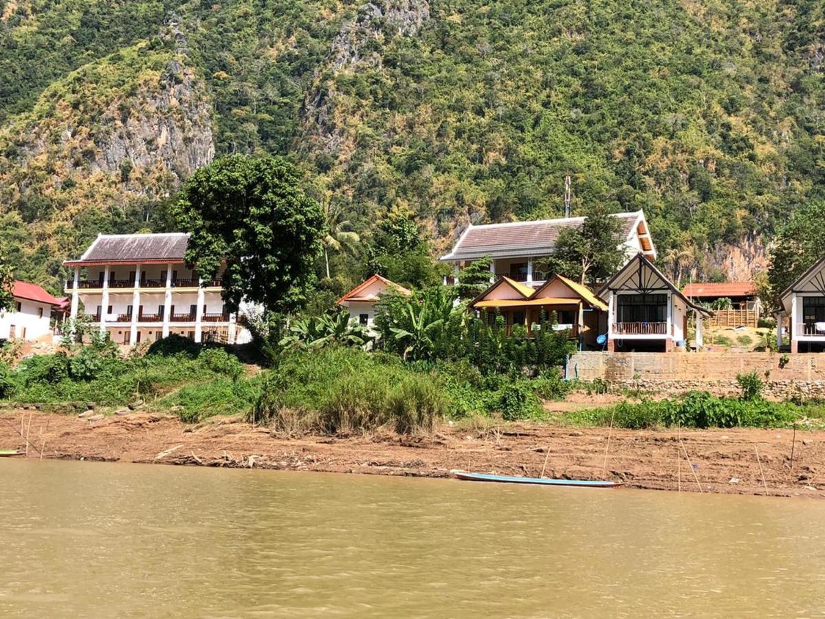 Sabaidee Nongkiaw River View Hotel Nong Khiaw Bagian luar foto