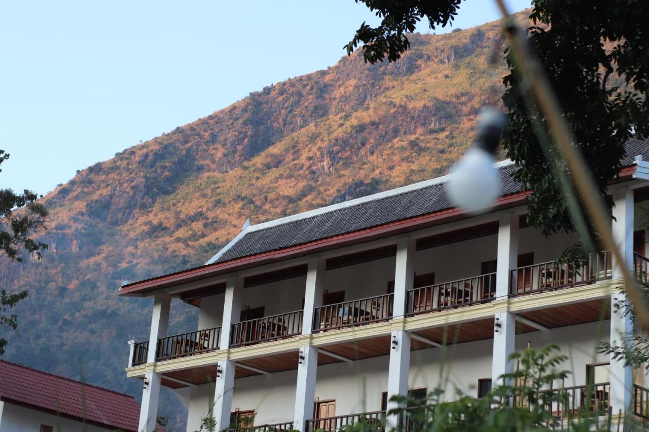 Sabaidee Nongkiaw River View Hotel Nong Khiaw Bagian luar foto