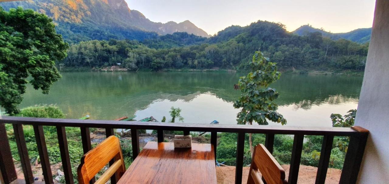 Sabaidee Nongkiaw River View Hotel Nong Khiaw Bagian luar foto