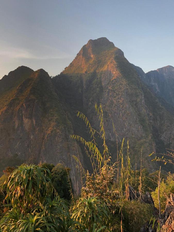 Sabaidee Nongkiaw River View Hotel Nong Khiaw Bagian luar foto