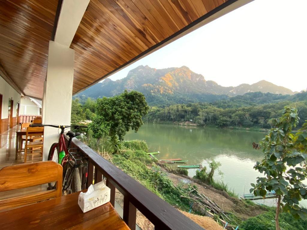 Sabaidee Nongkiaw River View Hotel Nong Khiaw Bagian luar foto