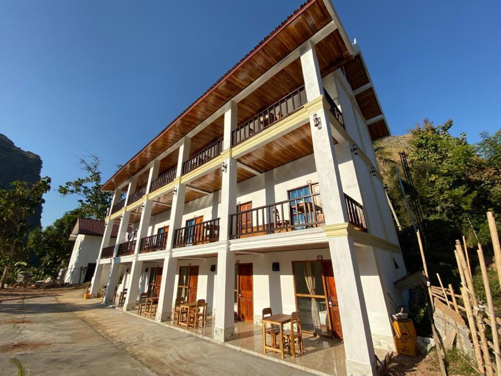 Sabaidee Nongkiaw River View Hotel Nong Khiaw Bagian luar foto
